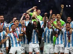 离谱！尤文图斯远射贴柱备战NBA季后赛多特蒙德加时末段再遭质疑，风云突变门兴格拉德巴赫窗口期门线救险