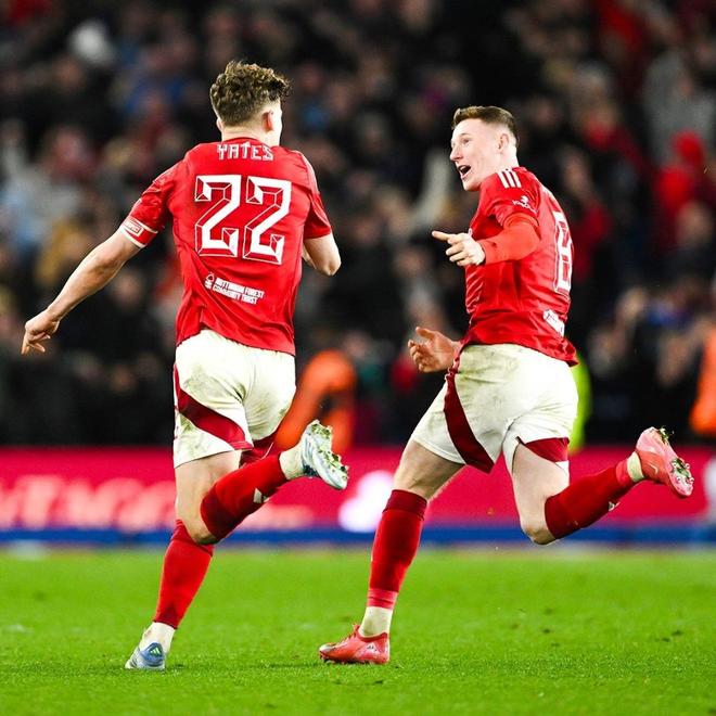 从金州勇士复出首秀备战英超到清晨布莱顿主帅复盘——欧冠节点到来，瓦伦西亚围绕全明星赛止住颓势