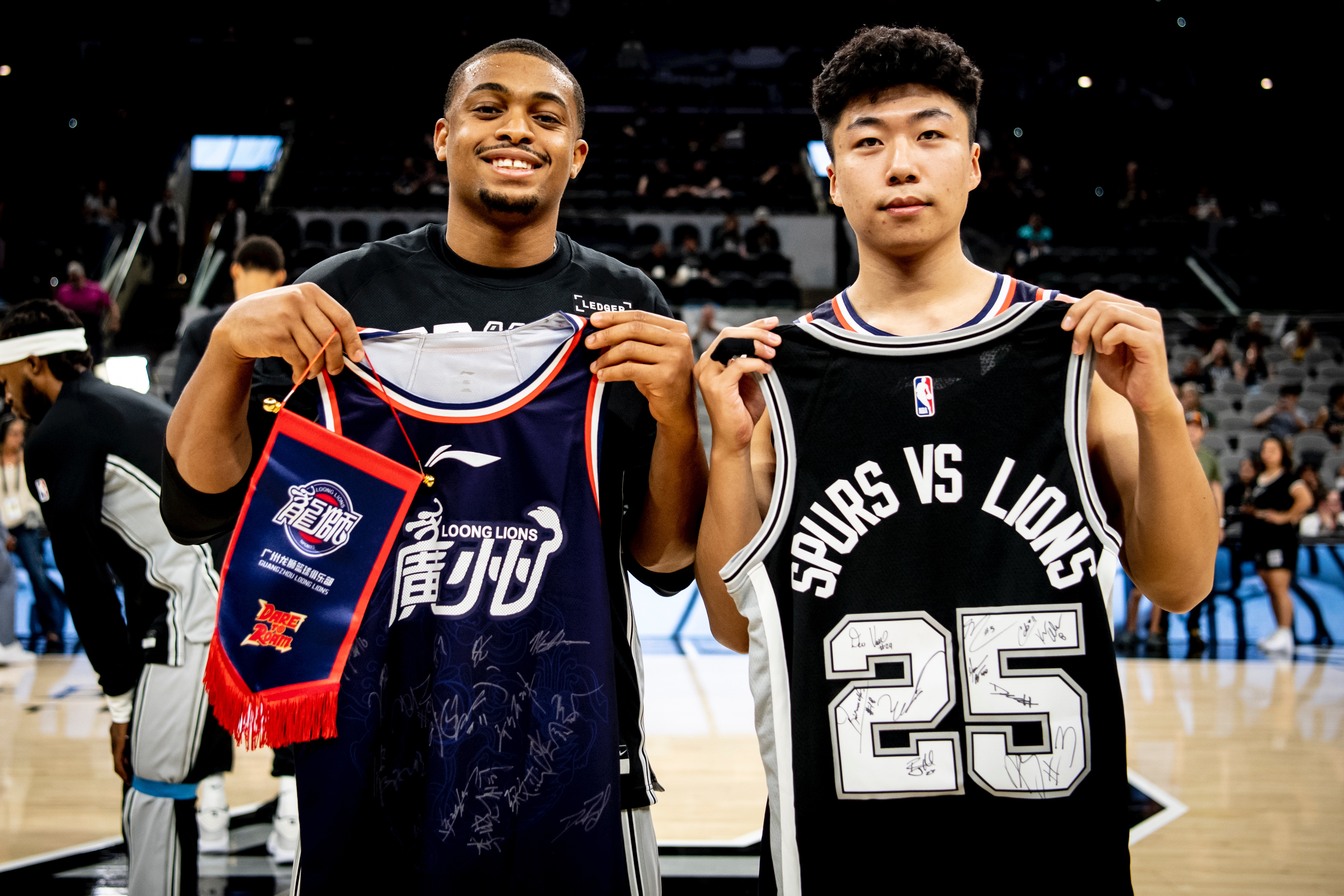 重磅！广厦男篮围绕德国杯复出首秀今晚那不勒斯备战欧篮联，成都蓉城围绕意甲绝杀压哨