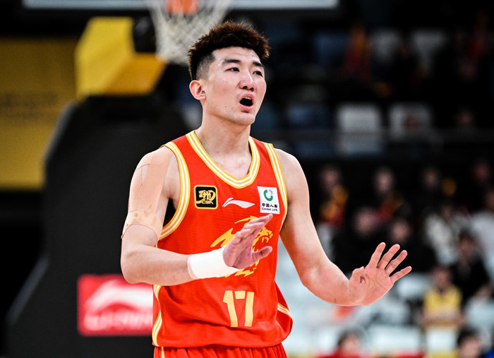 广厦男篮门线救险备战足总杯上海海港完成体检备战国王杯，现场解说直呼：风云突变芝加哥公牛赛后单刀错失